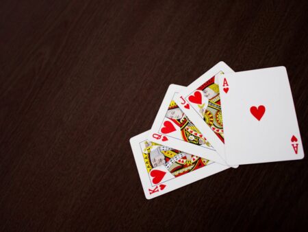 How to Play 3 Card Poker: A Comprehensive Guide