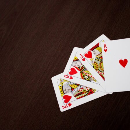 How to Play 3 Card Poker: A Comprehensive Guide